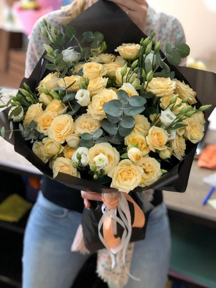 Букет цветов из: Розы и Лизиантусы в Бабстово