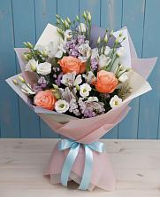 Букет цветов из:  Лизиантусы, Розы, Альстромерии и Гипсофила в Бабстово