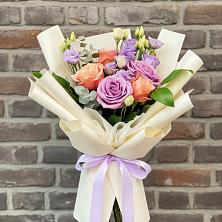 Букет цветов из:  Лизиантусы и Розы в Бабстово