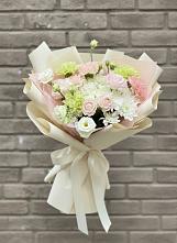 Букет цветов из:  Гвоздики, Розы, Лизиантусы и Хризантемы #REPLACE_PRED# Бабстово