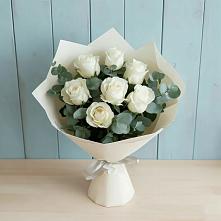 Букет Белые розы в Эвкалипте в Бабстово