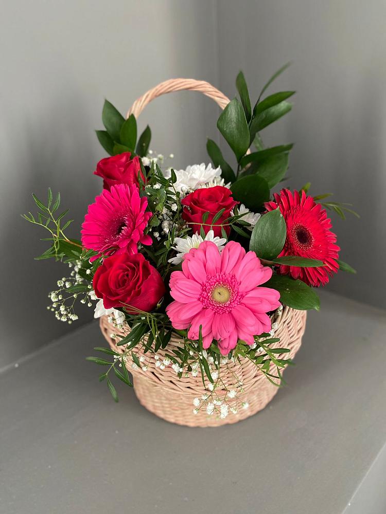 Цветочная композиция из Розы, Хризантемы и Герберы в корзине в Бабстово