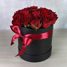 Цветочная композиция из Розы в шляпной коробке в Бабстово