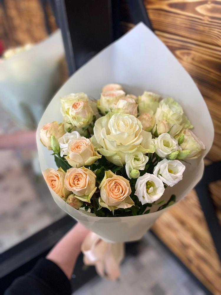 Букет цветов из: Розы и Лизиантусы в Бабстово